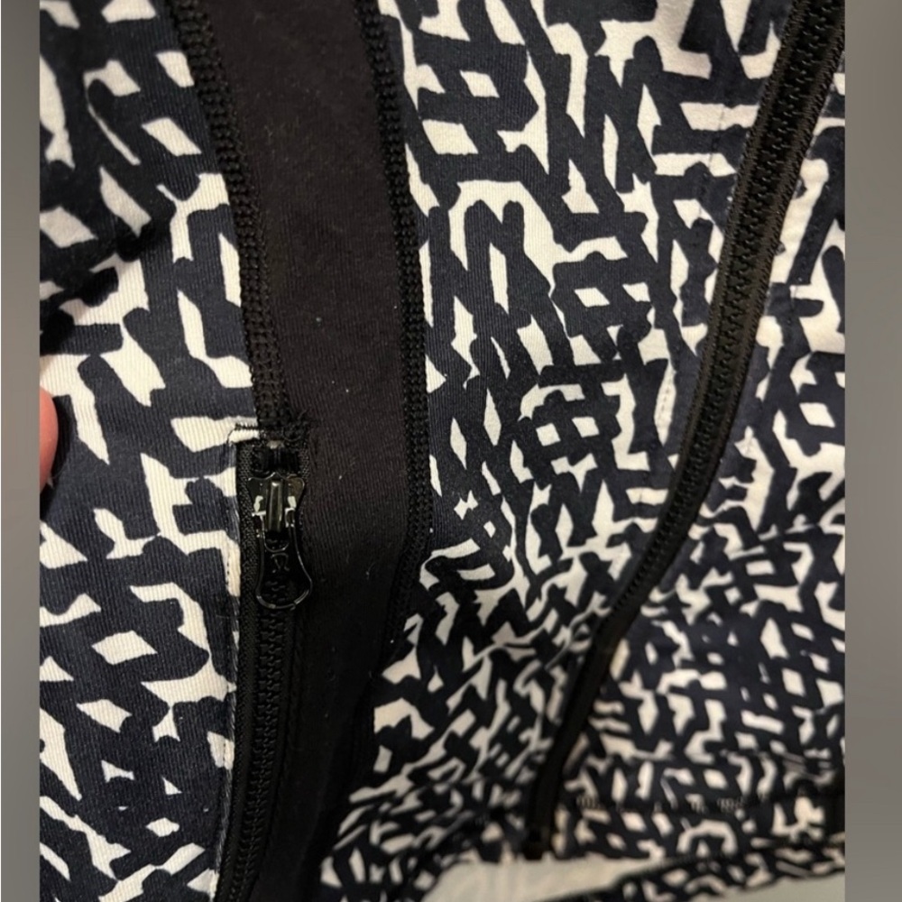 Lululemon Define Jacket Patterned Sz 6 - image 7